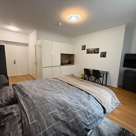 Deluxe 1 S-daisy Apartment