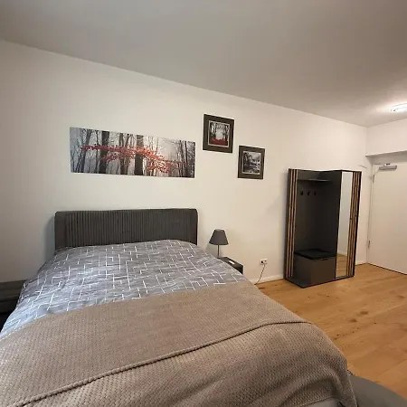 Apartment Deluxe 1 S-daisy